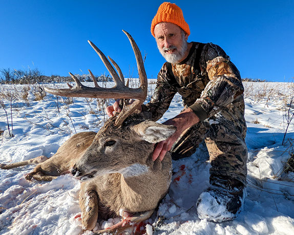 elk hunting, mule deer hunting, elk hunt wyoming, deer hunt wyoming, hunt wyoming private ranches, trophy mule deer, trophy elk, guided hunt wyo